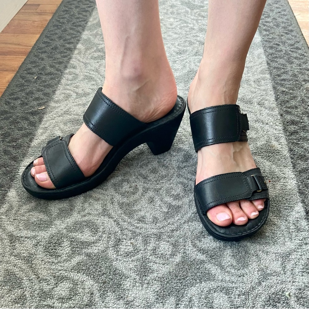 Born Heeled Sandals Sz 9